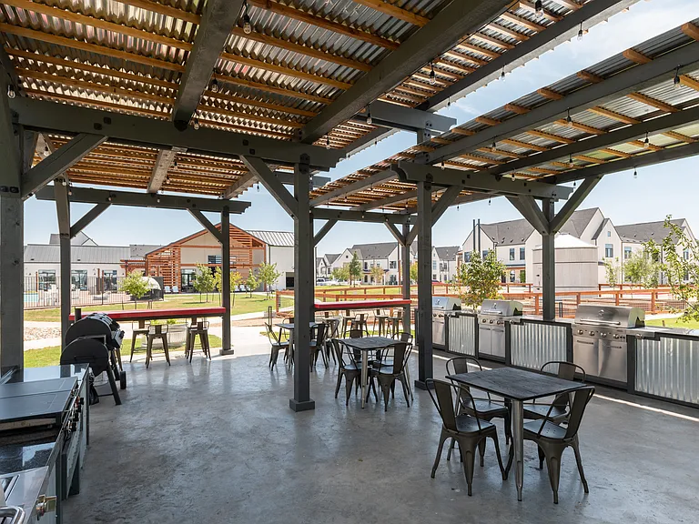 Hermosa Village Apartments — Photo 27