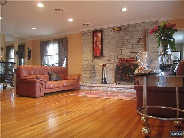 2nd image of 78 Herrick Ave