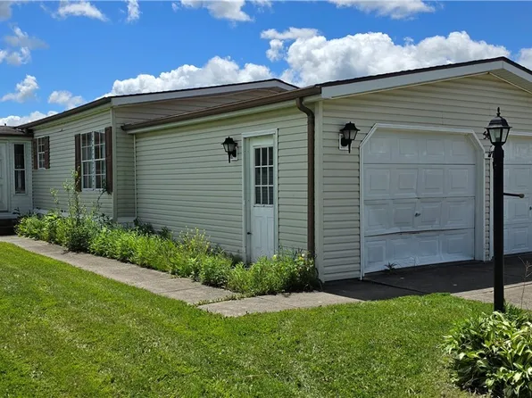 56 Belmont Dr, Akron, NY 14001