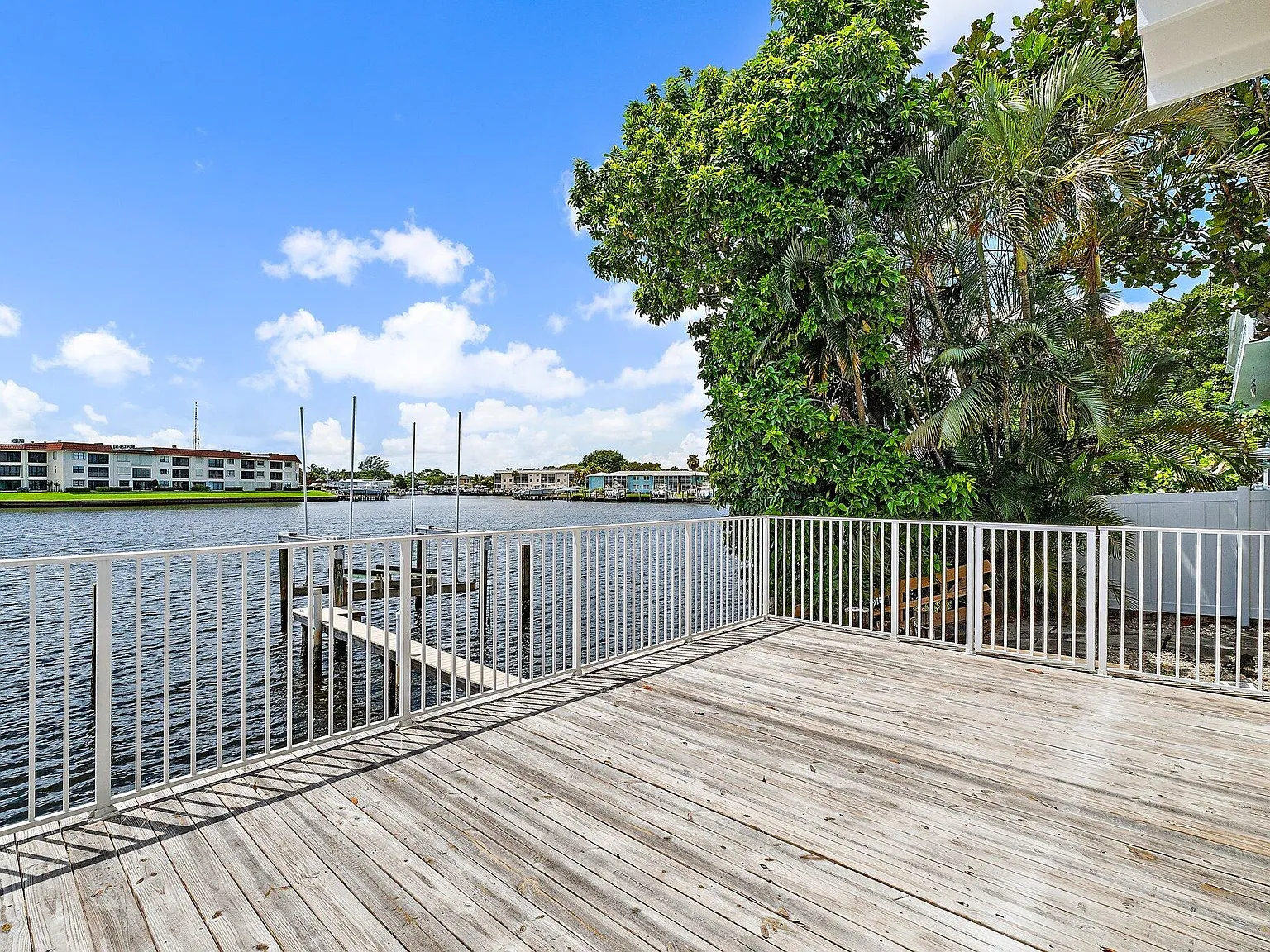 3 bed, 3.0 bath, 1316 sqft, $5,500 — Photo 1