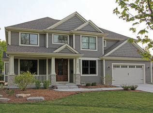 52 Brookside Dr, Lemont, IL