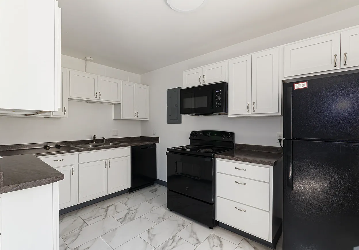 Hillsdale Apartments — Photo 1