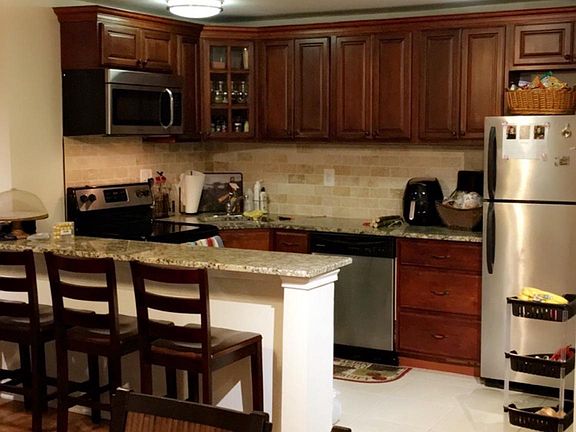 2nd image of 121 Montgomery Ave APT 102
