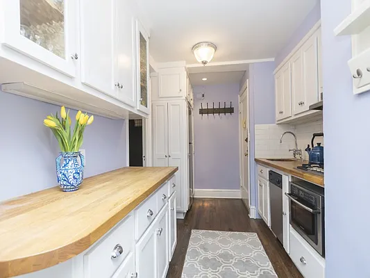 Sold by Sotheby's International Realty | media 14