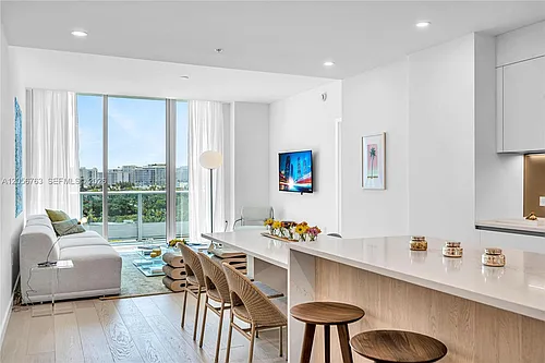 9201 E Bay Harbor Dr #Penthouse 809 Photo 1
