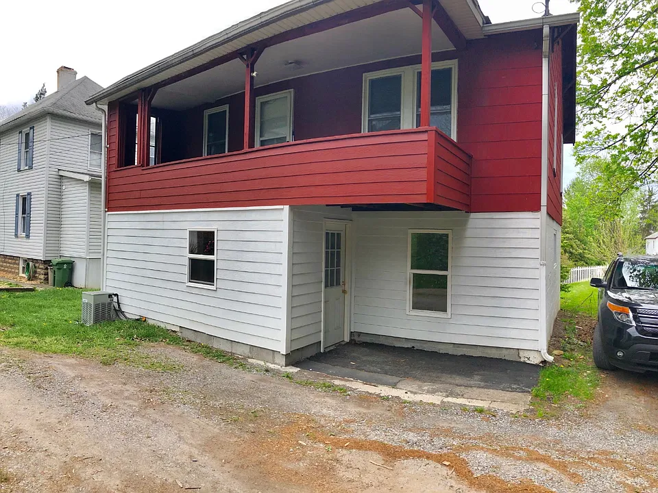 108 1/2 Hoffman Ave