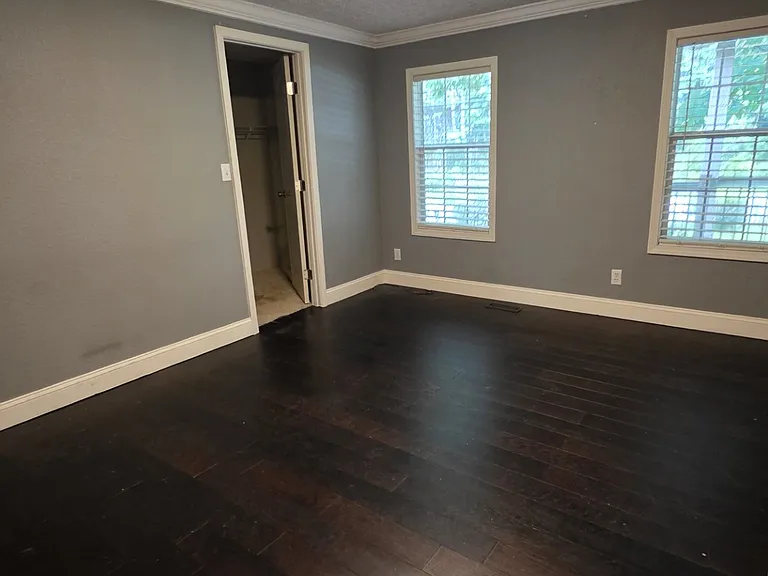 4th Bedroom with walk in closet 11x12