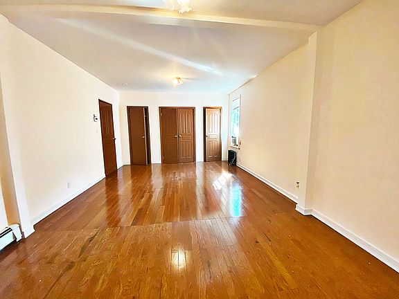 4th image of 4018 Sea Gate Ave #1