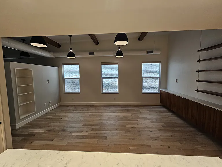 319 Broadway N #304 — Photo 16