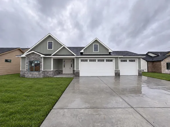 5907 Plumthicket St, Wichita, KS 67226