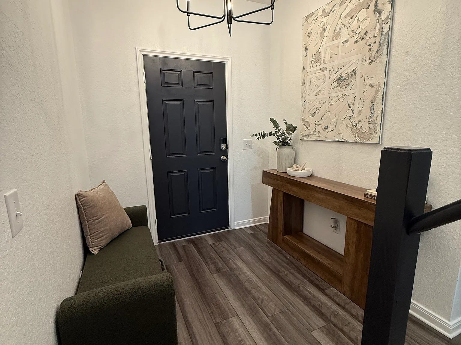 4 bed, 2260 sqft, $2,500 — Photo 4