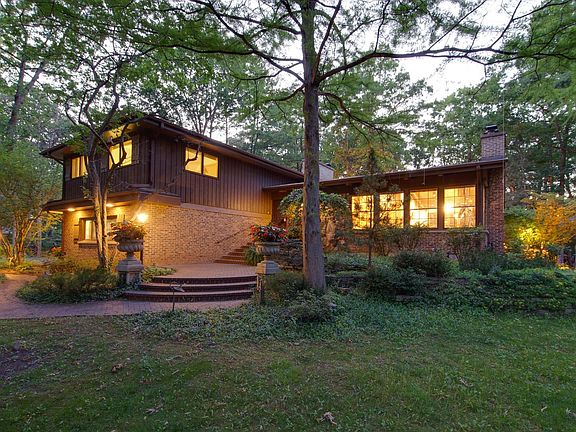 2nd image of 2740 Edgewood Ln