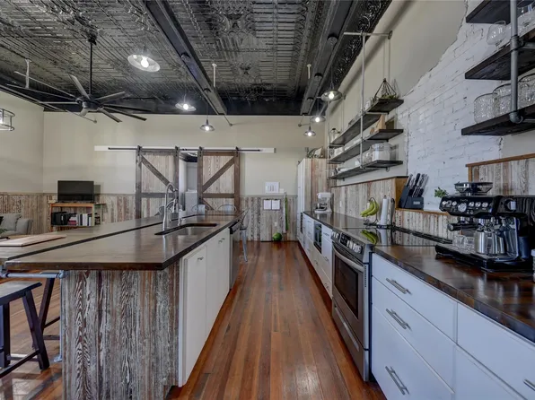 103 N Main #B, Moulton, TX 77975