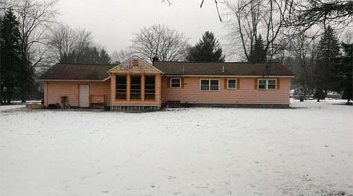 2nd image of 4 Hickory Ln