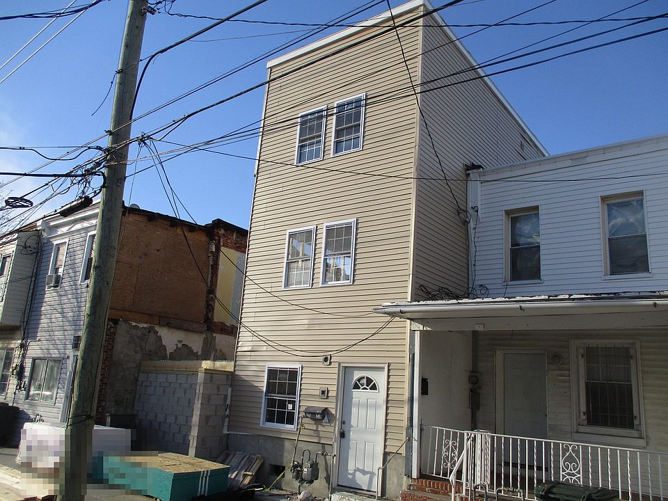 2nd image of 2523 Fairmount Ave