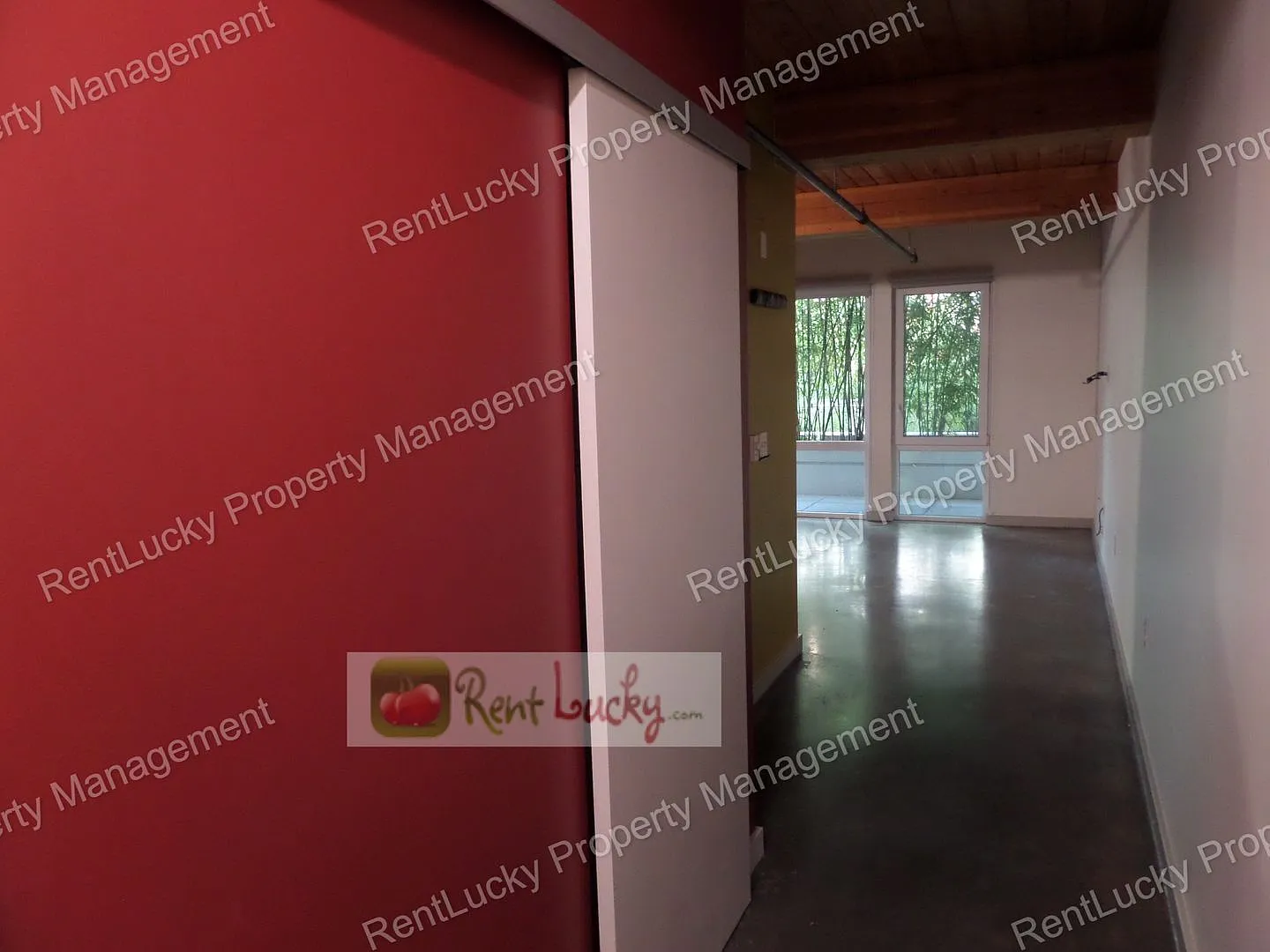 Super Unique & Cool 1-Bedroom Condo in Veer Lofts in South Lake Union! — Photo 4