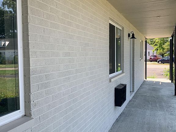 5th image of 969 Fife Ave