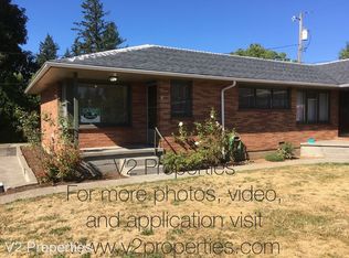 11351 NE Glisan St APT 4, Portland, OR 97220