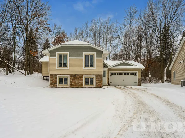 14150 Rolling Oaks Cir NE, Prior Lake, MN 55372