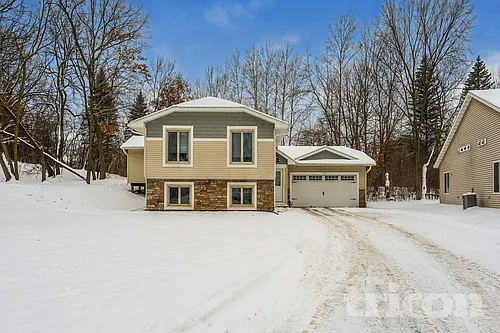 14150 Rolling Oaks Cir NE Photo 1