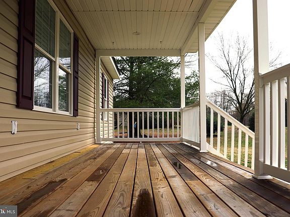 3rd image of 34803 Poplar Nck