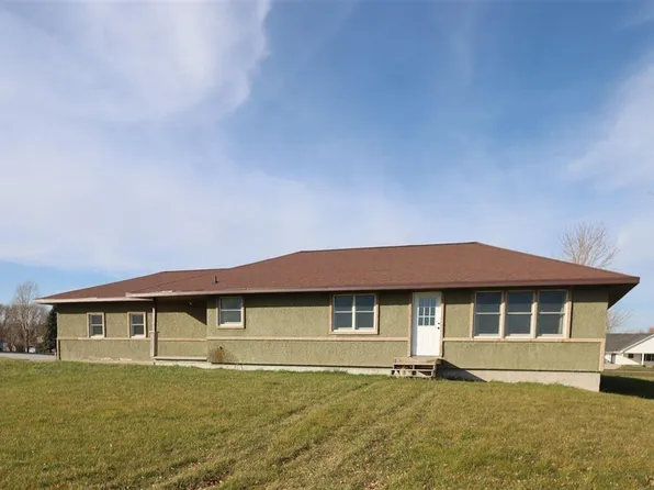 12990 Meadow Creek Dr, New Ulm, MN 56073