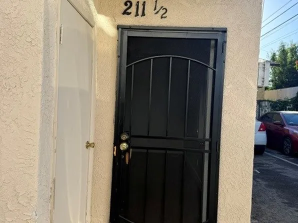 213 W. 88th Pl. - 211.5, 211 1/2 W 88th Pl, Los Angeles, CA 90003