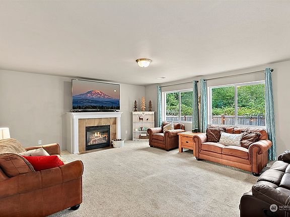 5th image of 1809 188th Street Ct E