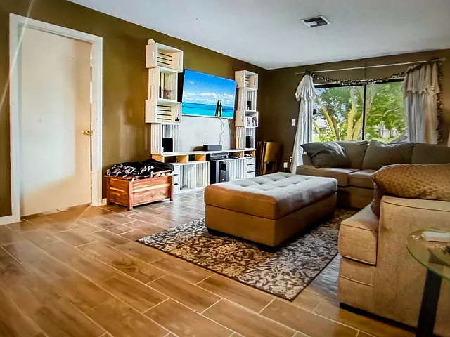 4893 Palm Hill Dr — Photo 10
