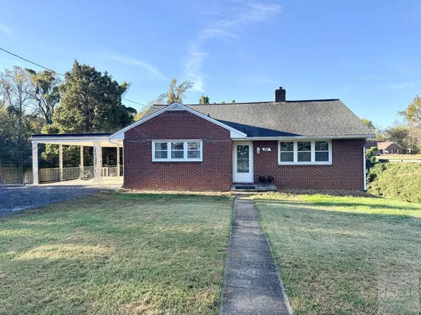 28 Garden Dr, Ridgeway, VA 24148