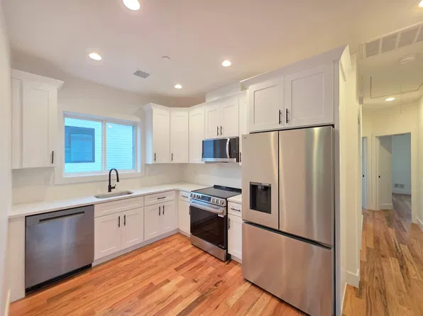 4697 Amboy Rd #2, Staten Island, NY 10312