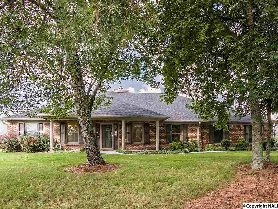 1st image of 208 Double Oak Dr