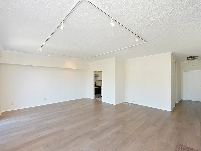 1077 River Rd #Penthouse 6 — Photo 7