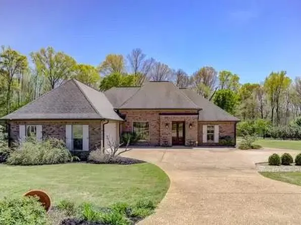 407 Forest Oak Dr, Vicksburg, MS 39180