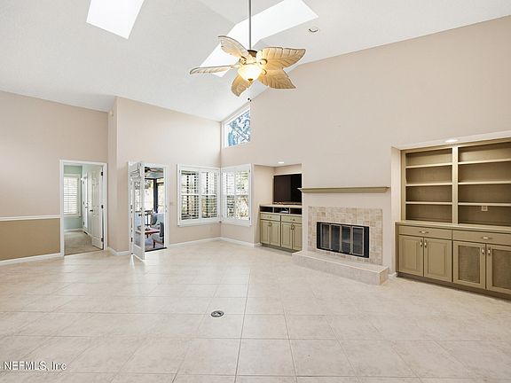 5th image of 7 WALKERS RIDGE Drive