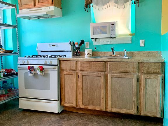 3rd image of 866 Pine Valley Dr