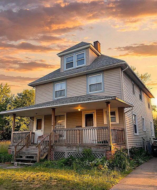 1st image of 1762 Lockwood Ave