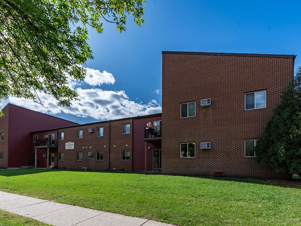 Fargo, ND Crescent Park Apartments | Exterior