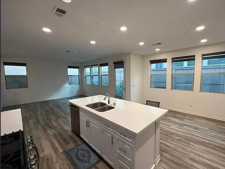 1041 Sea Glass Way — Photo 12