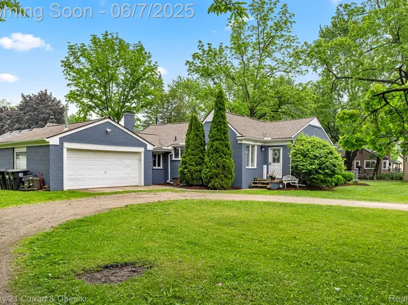 29118 Clarita St, Livonia, MI 48152