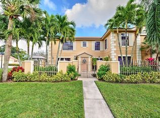 390 Prestwick Cir APT 4, Palm Beach Gardens, FL 33418