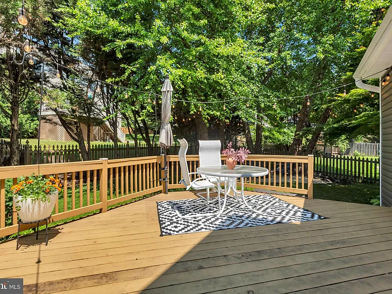 2816 Bargate Ct — Photo 56