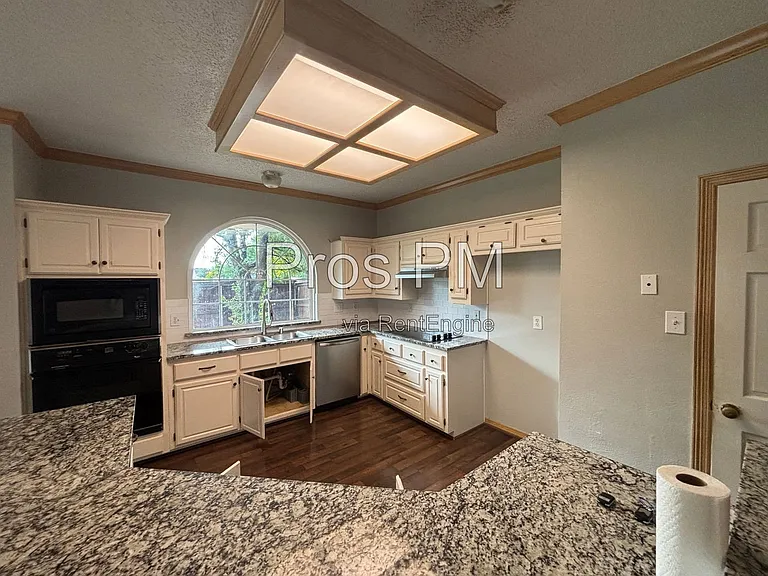 3101 Crickett Dr — Photo 16