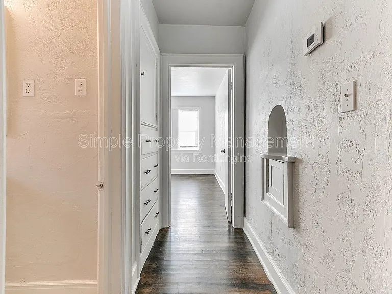 946 East Dr — Photo 12