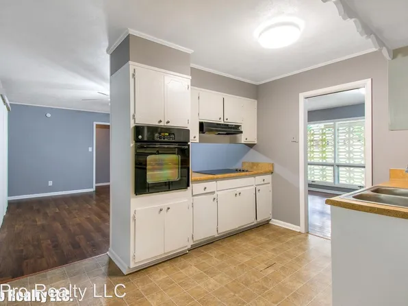 1757 Valley Ridge Dr SW, Atlanta, GA 30331
