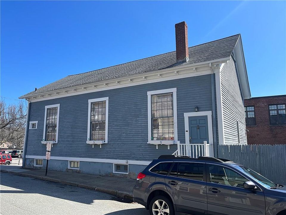 2nd image of 25-27 Long St