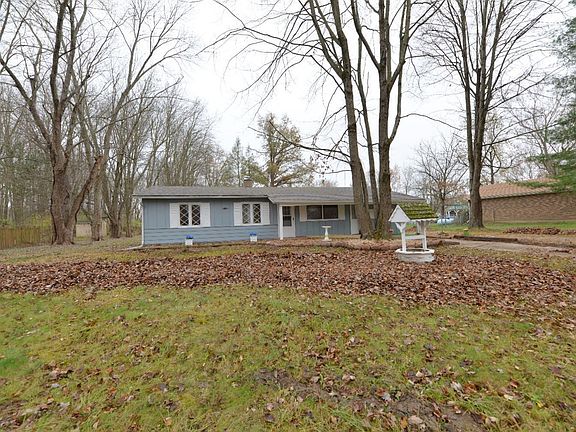 2nd image of 1357 Finch Ln