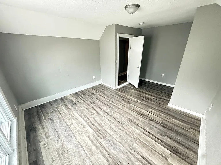 2137 N Delaware Ave — Photo 14