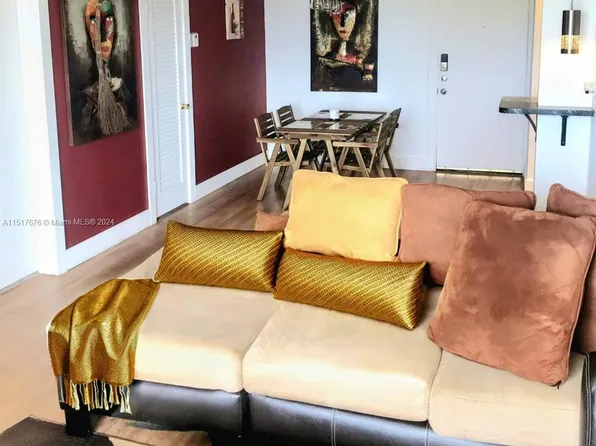 1990 Marseille Dr APT 406, Miami Beach, FL 33141