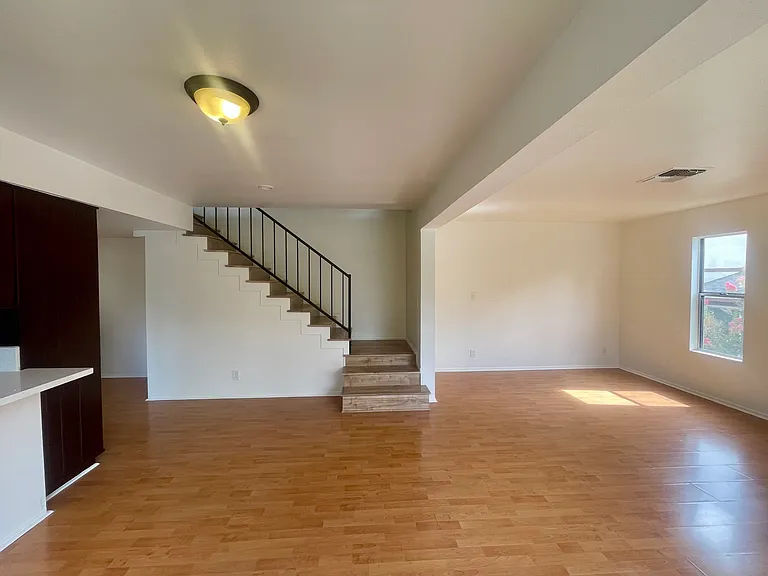 613 E Palmer Ave #1 — Photo 4